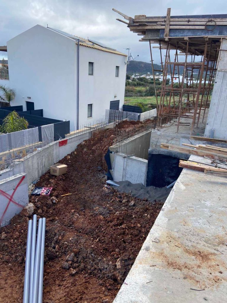 Μπάζωμα και διαμόρφωση για την δημιουργία βίλας Σίσι